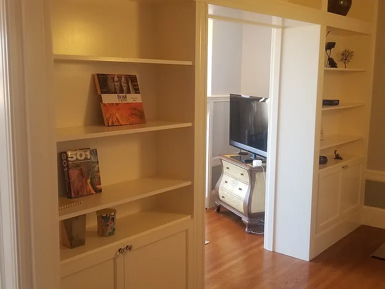 1327 Bay St — Photo 7