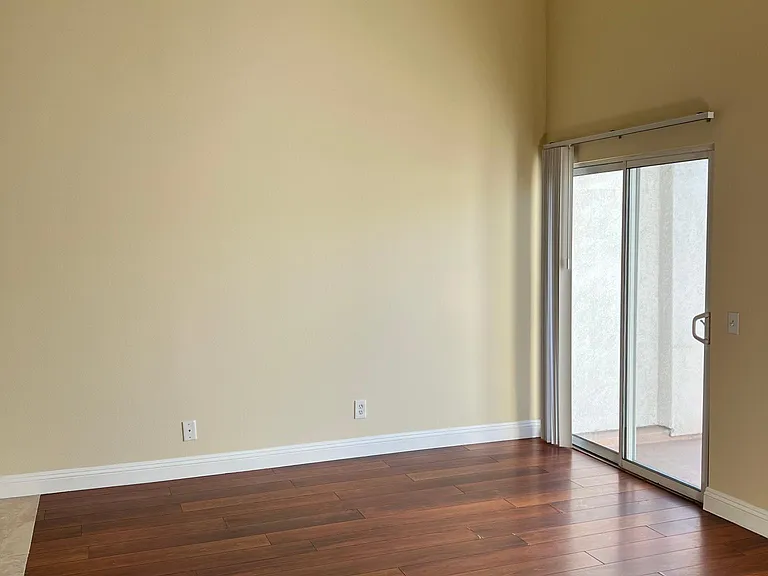 6901 Laurel Canyon Blvd #212 — Photo 12
