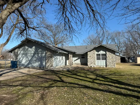 502 S Collins St, Fairland, OK 74343