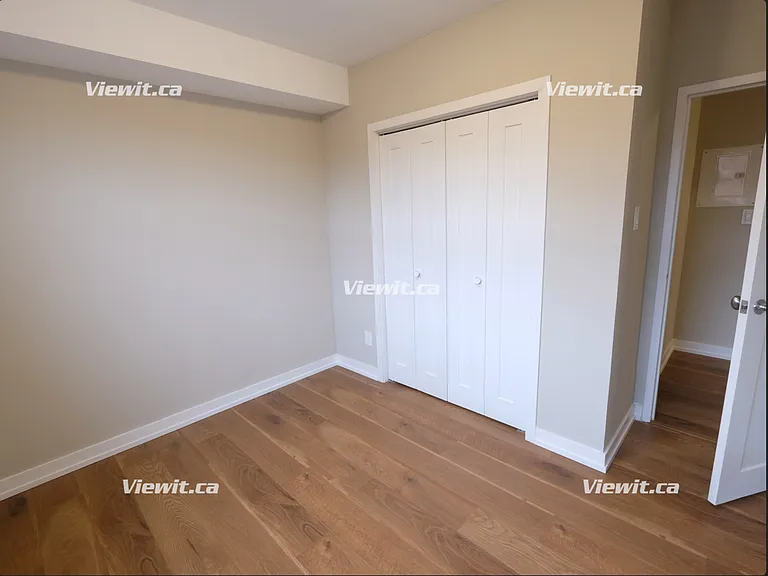 60 Wasdale Cres #10 — Photo 8