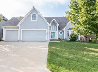 611 SW 34th St, Lees Summit, MO 64082