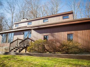 573 Thompson St, East Haven, CT 06513