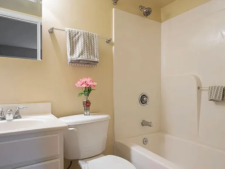 1223 Villa Ln #G — Photo 13
