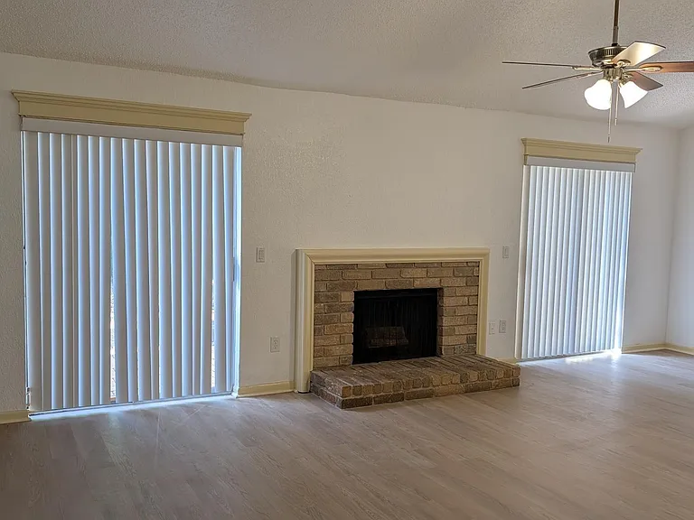 3102 E Heatherock Cir — Photo 8