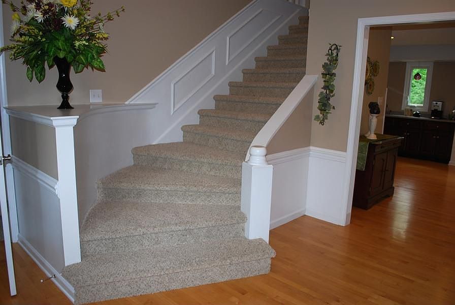 220 Raintree Dr, Zionsville, IN 46077 Zillow