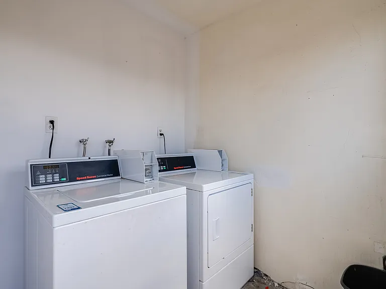 514 Grand Ave #D — Photo 19