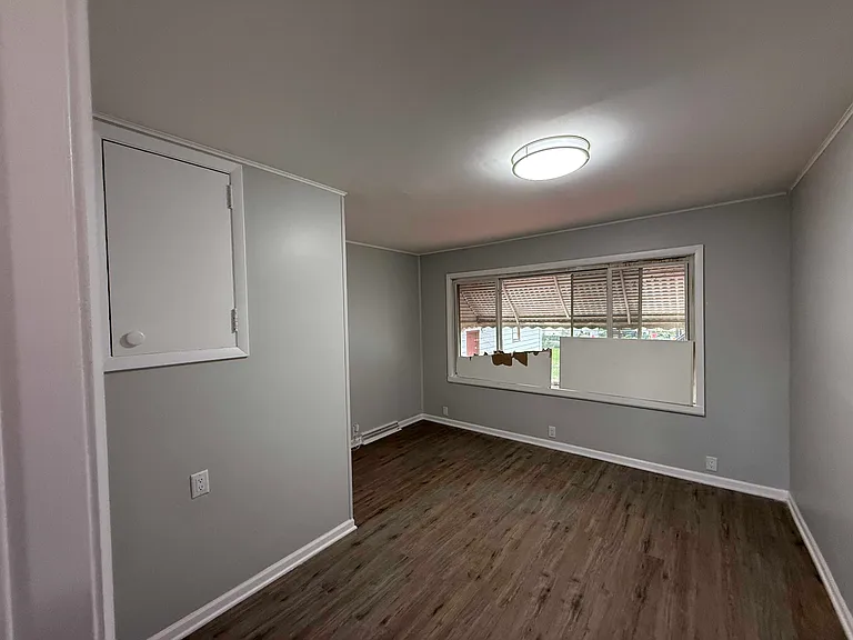 351 Clyde Ave — Photo 8