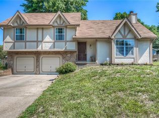232 Brookwood St, Lansing, KS 66043