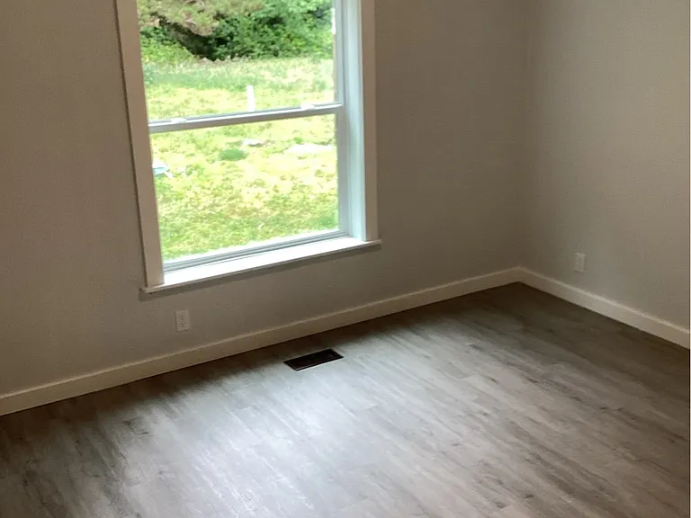 330 SW Newton Dr — Photo 21