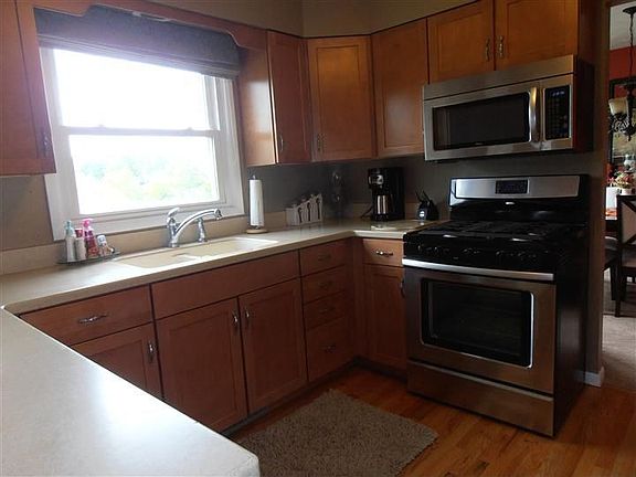 5th image of 1467 Berkshire Dr
