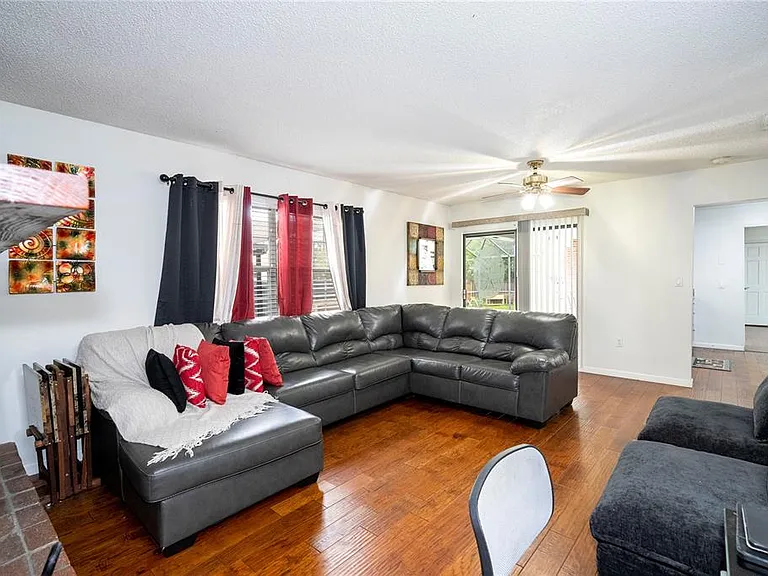 1594 Frances St — Photo 40