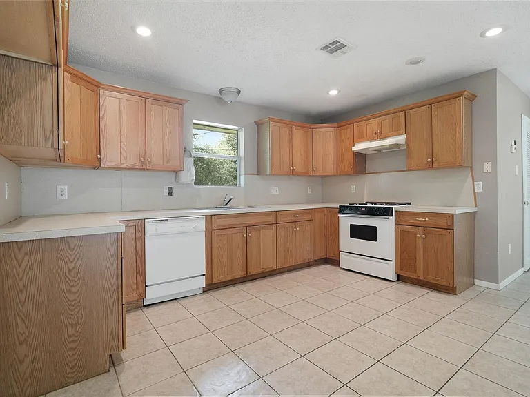 2808 Morenci St — Photo 13