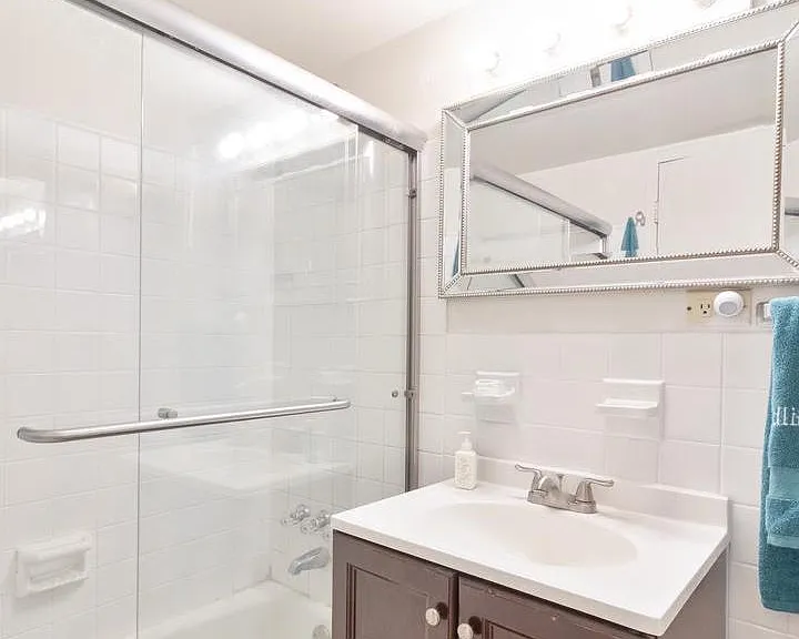 21 Canterbury Sq #102 — Photo 2