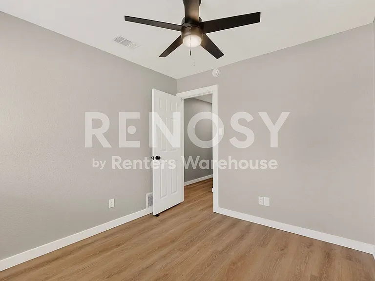 507 S Spring Creek Dr — Photo 37