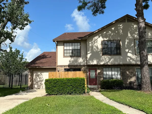 3595 Briar Creek Dr, Beaumont, TX 77706