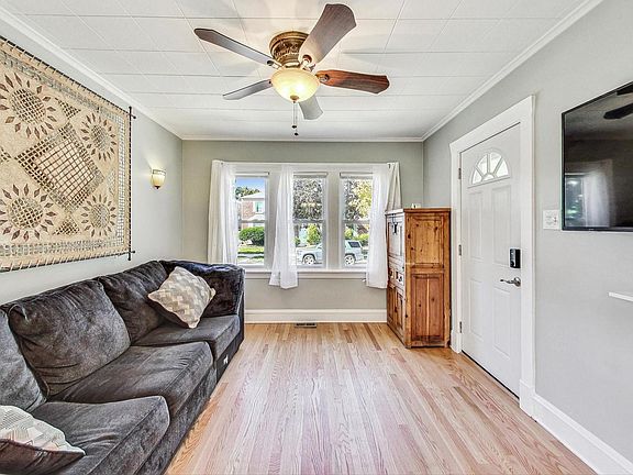 5th image of 1434 Elgin Ave