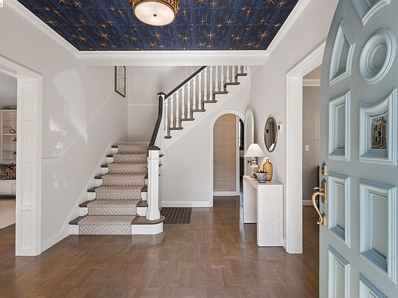 4th image of 906 Paramount Rd