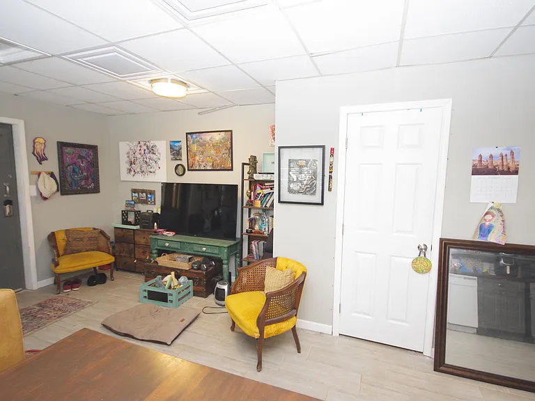 1272 Woodland Ave NE #3 — Photo 2