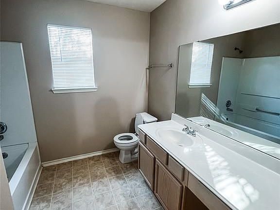 5th image of 10215 Revelstoke Dr