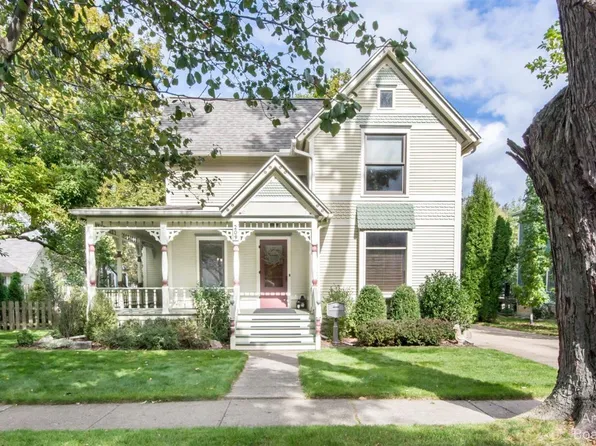 209 Jefferson St, Chelsea, MI 48118