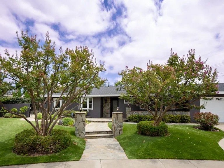 1226 E Ensign Cir — Photo 11