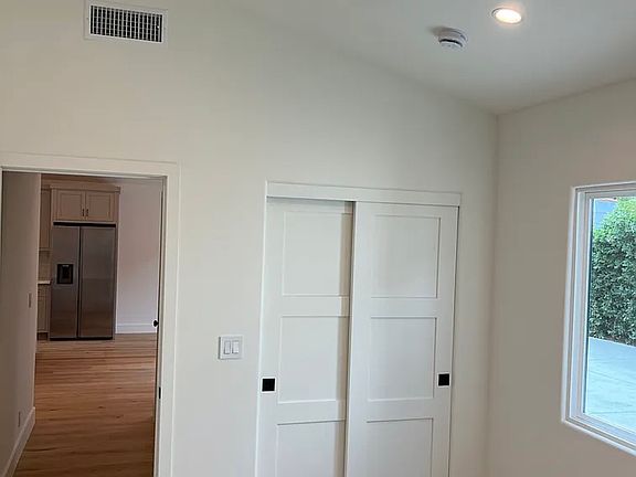 5th image of 1569 Wesley Ave #1/2