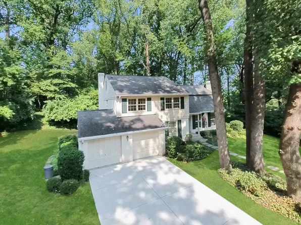 6609 Oakwood Ct, Falls Church, VA 22041