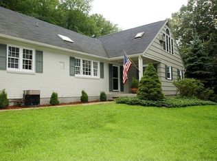 23 Leslie Ln, Katonah, NY 10536