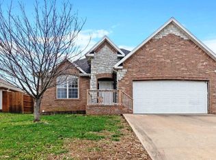 1602 E Fairwind, Ozark, MO 65721