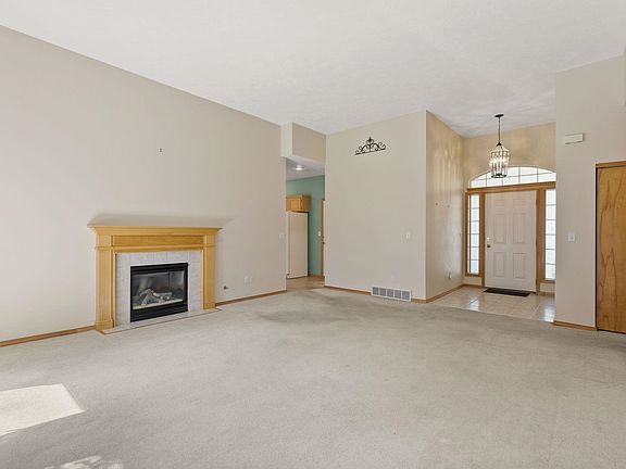 4th image of 5609 S Hogan Ln