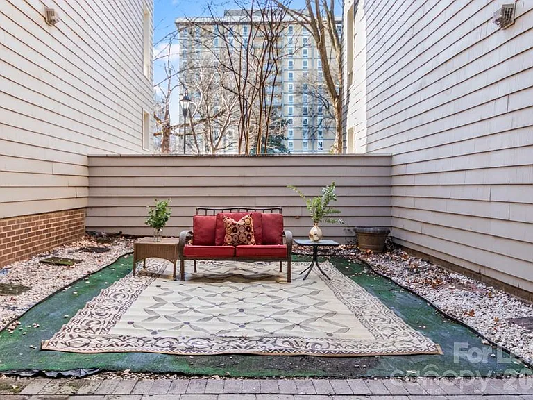 212 W 10th St #4 — Photo 12