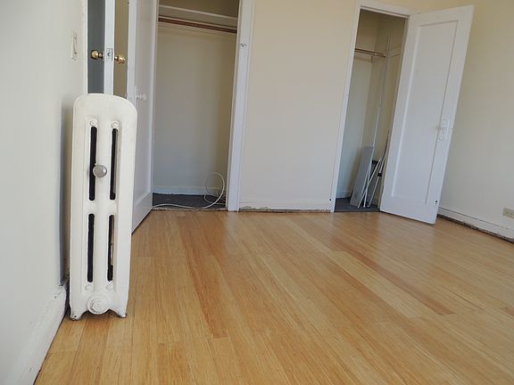 4th image of 2446 29th St APT 4A