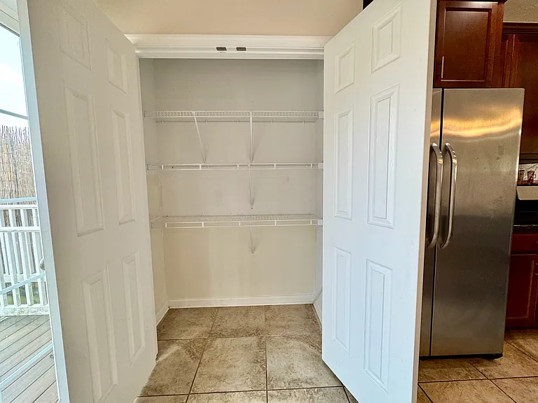 195 Moul Ave - Kitchen Pantry Closet