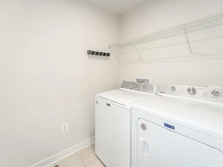93 Archer Dr — Photo 34