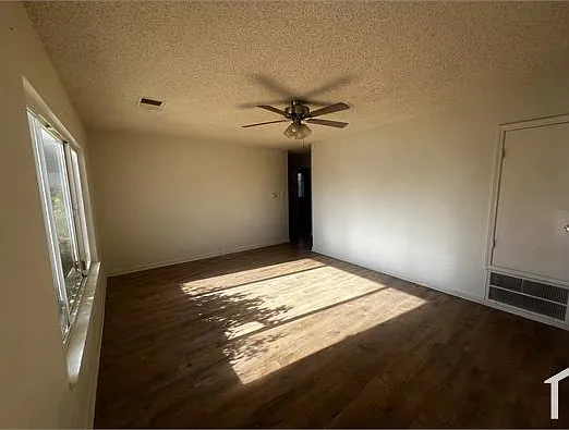 2404 Beasley Ave — Photo 7