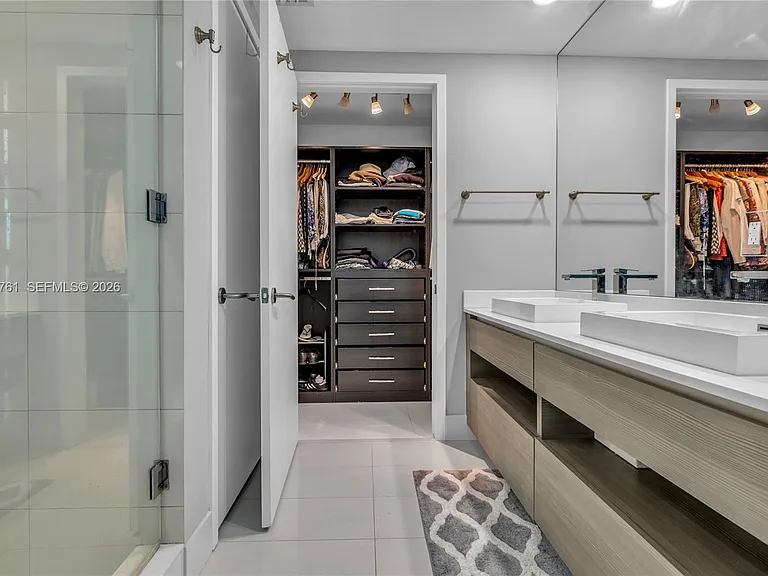 460 NE 28th St #1708 — Photo 36