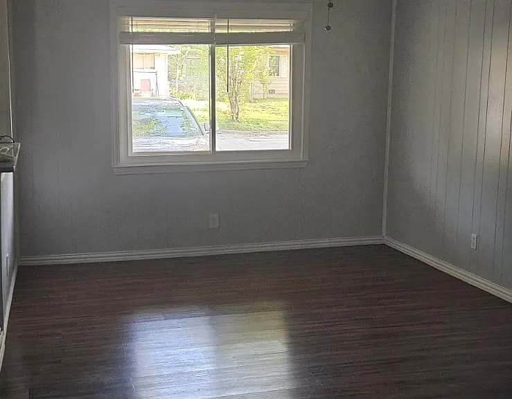 1214 Burleson St — Photo 18