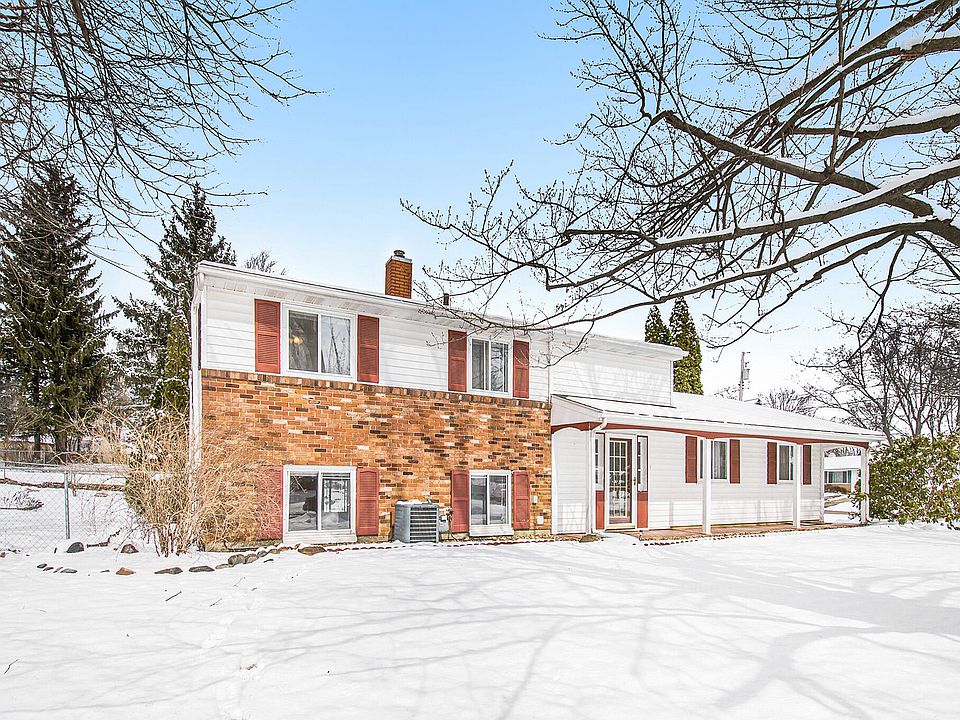1st image of 125 Lincolnwood Dr