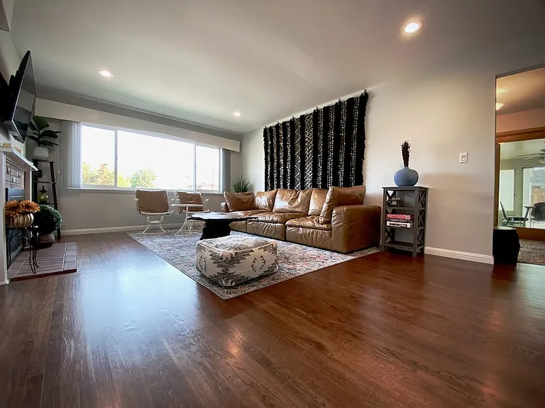 1736 Hillsdale Ave — Photo 8