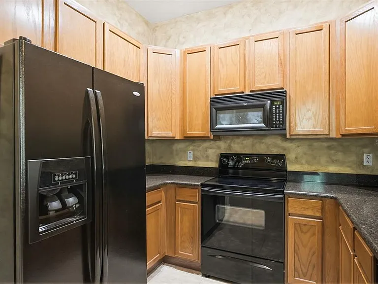 1405 Ridge Ter — Photo 10