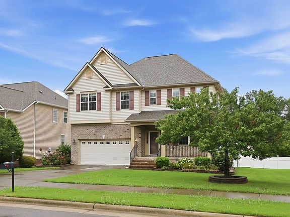 2nd image of 405 Liberty Rose Dr