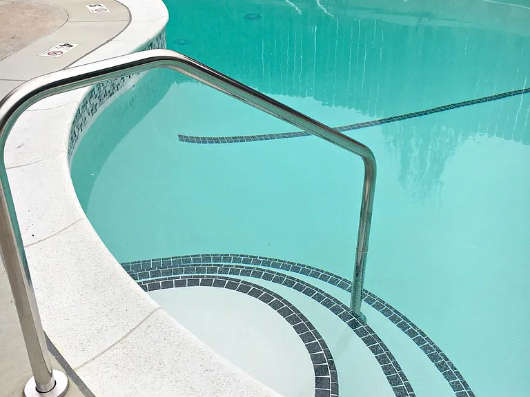 Capri Apartments — Photo 6
