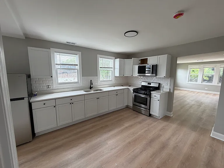8715 S Commercial Ave #2 — Photo 7