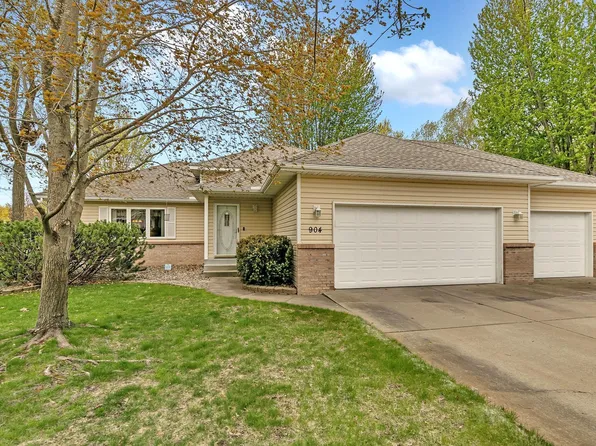 904 Sunwood Park Dr, Waite Park, MN 56387