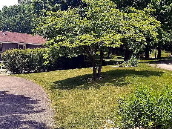 2nd image of 1266 N Crestview Dr