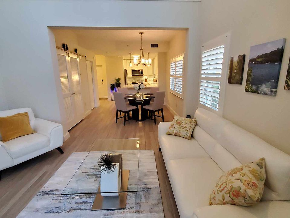 1st floor living room