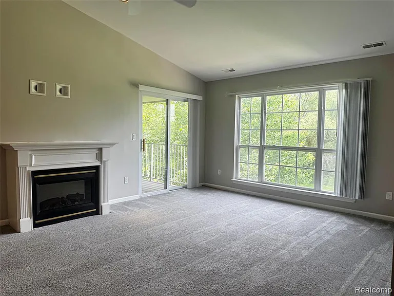 45997 Rhodes Dr — Photo 5