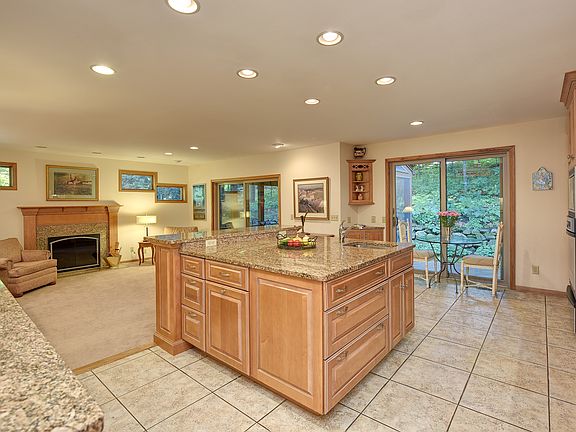 Large 5x6 Island in Kitchen