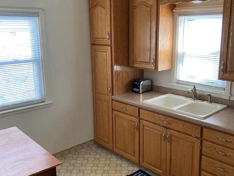 754 W Winneconne Ave — Photo 12