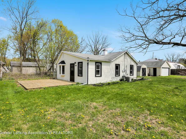 3404 N Larch St, Lansing, MI 48906